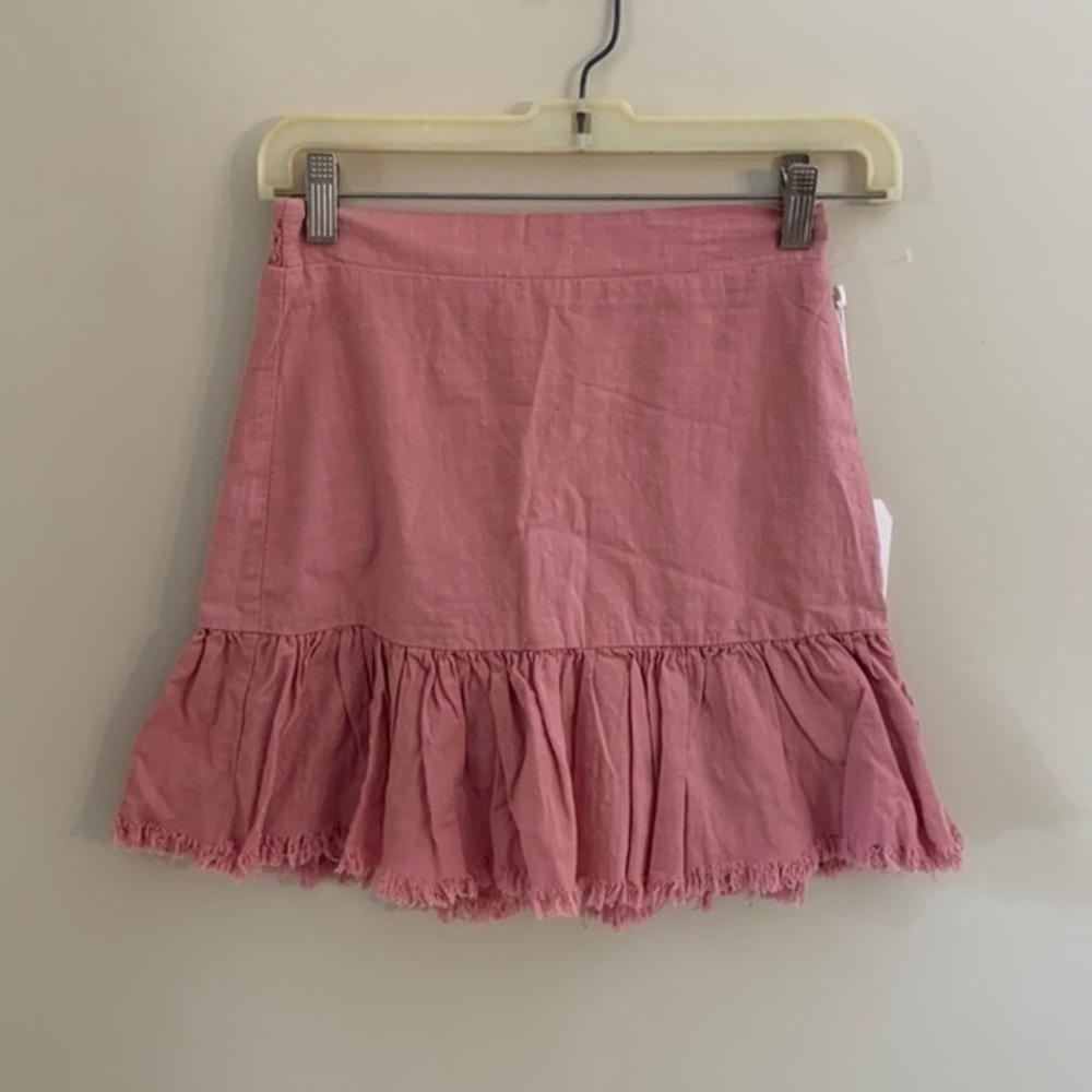 NWT junior pink skirt size xs.